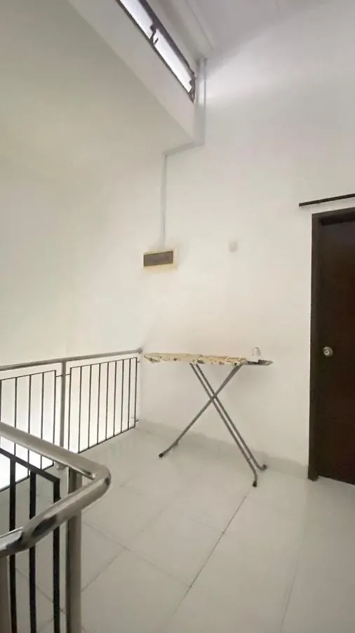 Дом отдыха Jb Familia Homestay Джохор-Бару