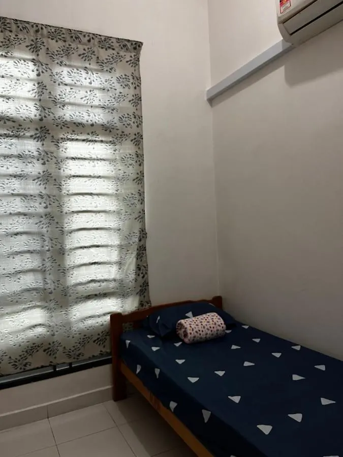 Jb Familia Homestay Johor Bahru 0*,